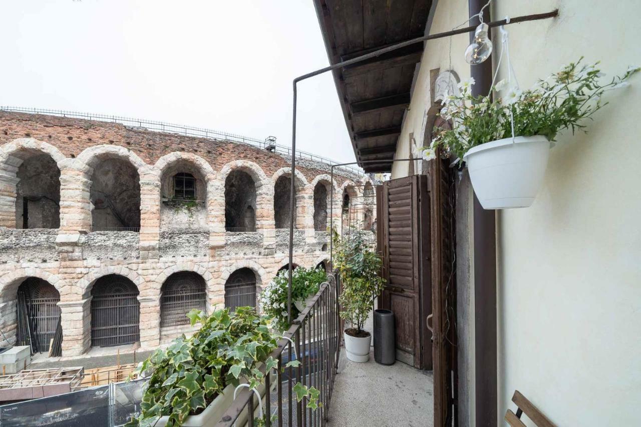 Arena Balcony Apartment เวโรนา ภายนอก รูปภาพ